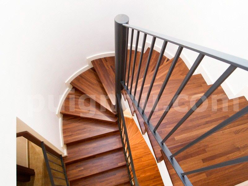 escaleras y barandillas de madera a medida en Tarragona